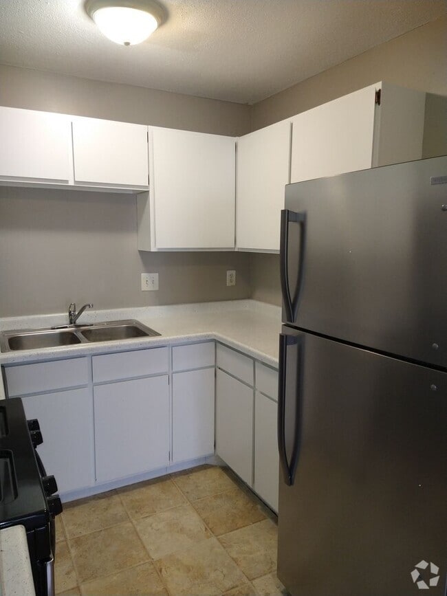 Building Photo - 3 Bedroom 1 & 3/4 Bath Townhouse