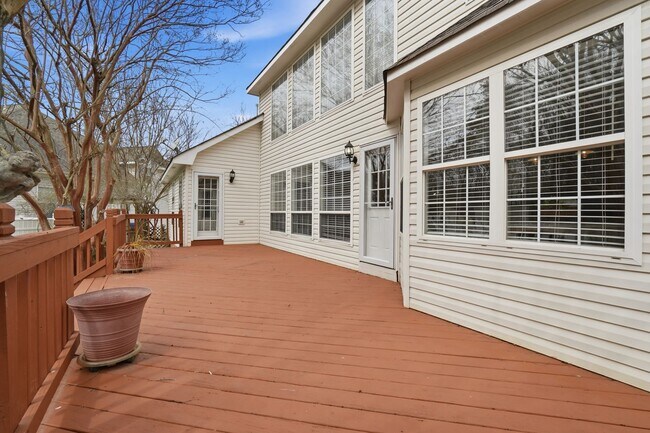 Building Photo - Freshly Renovated & Ready NOW! A First-Time Rental in Castleton! Pet Friendly - Fenced Yard - Gre...