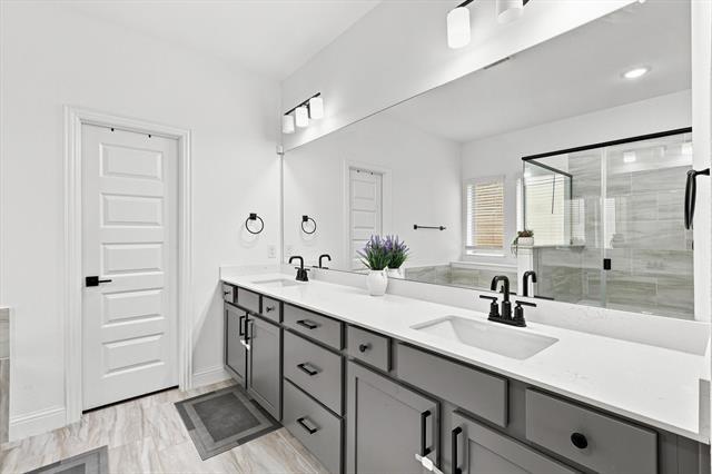 Building Photo - 1717 Canals Dr
