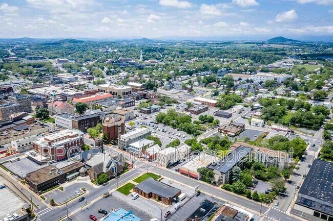 Building Photo - 20 W Wolfe St