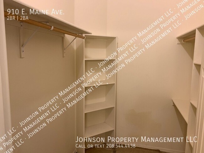 Building Photo - 910 E Maine Ave