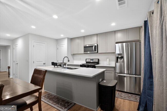 Building Photo - 1127 2nd St NW