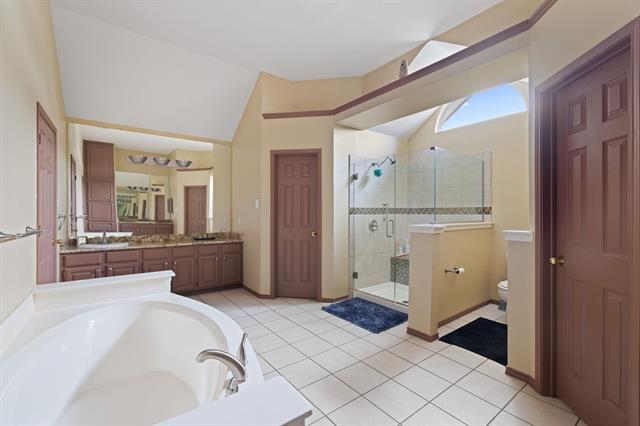 Building Photo - 2116 Houlton Ln