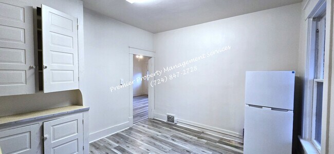 Building Photo - 331 W North St