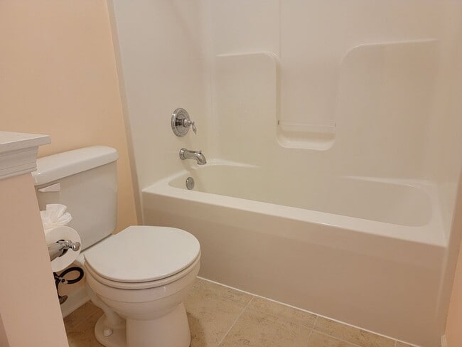 Building Photo - Location, comfort, and style—all in one place!