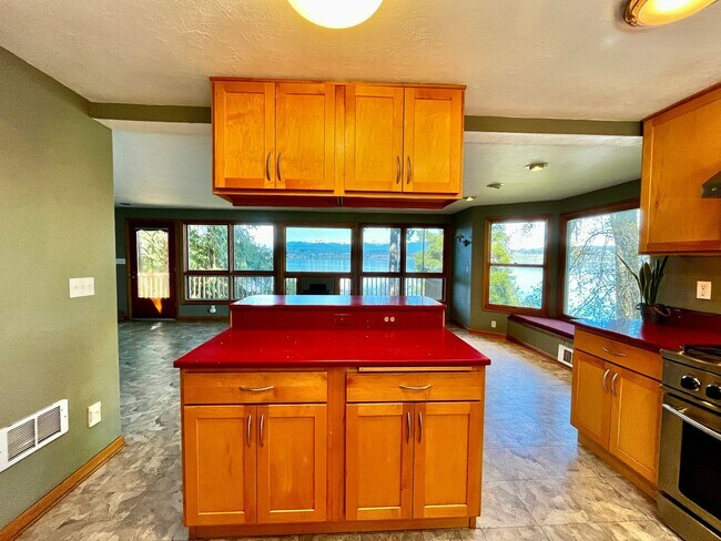 Building Photo - Spectacular Olympic Mountain and Hood Canal Views from Poulsbo Waterfront Home!