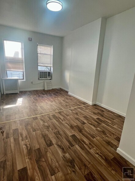 Building Photo - 3BR 1BA Sunny & Renovated w/ Shared Backyard In Flatbush