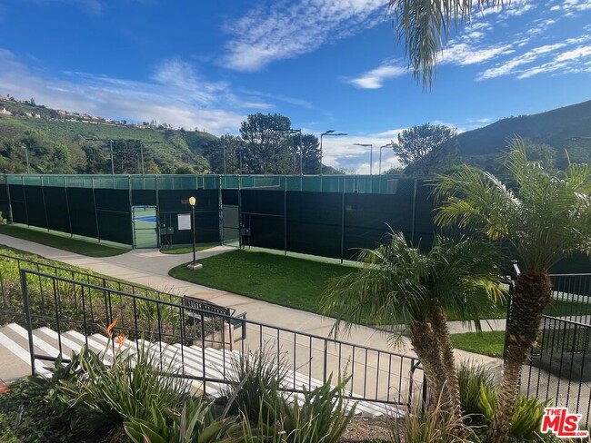 Building Photo - 1419 Avenida de Cortez