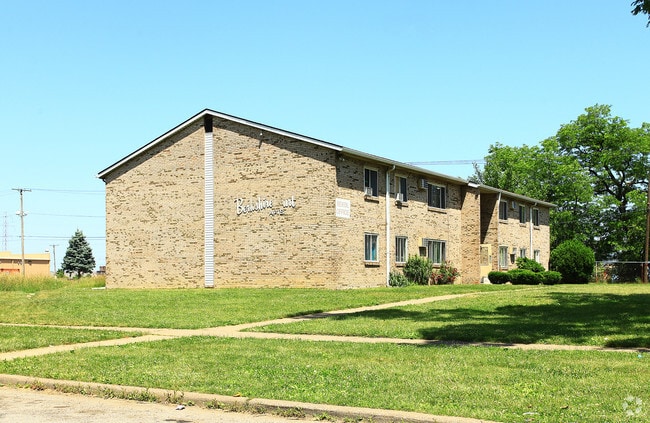 Primary Photo - Graystone Apartments