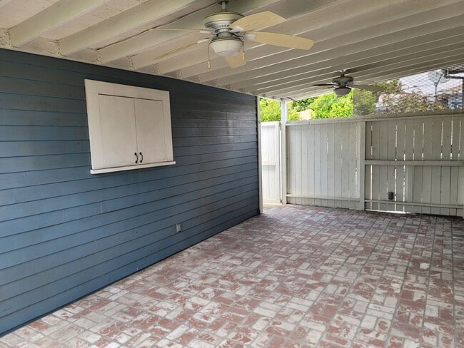 Building Photo - 422 N Shaffer St