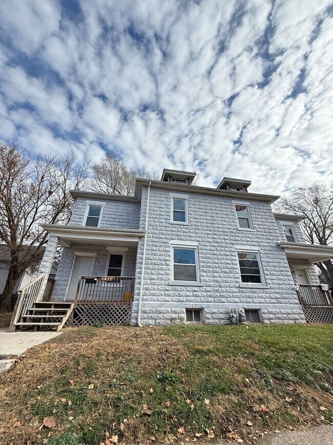 Building Photo - 1415-1417 Warren Street