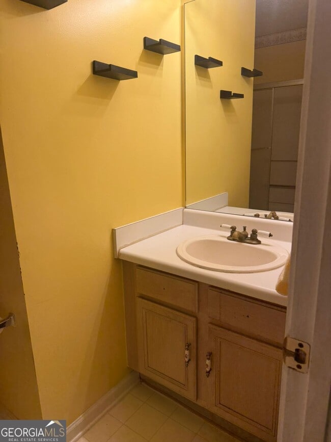 Building Photo - 1358 Stoneleigh Way