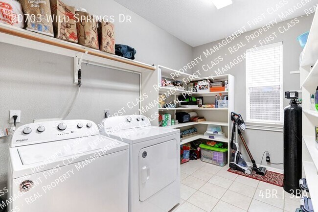 Building Photo - 20703 Wild Springs Dr
