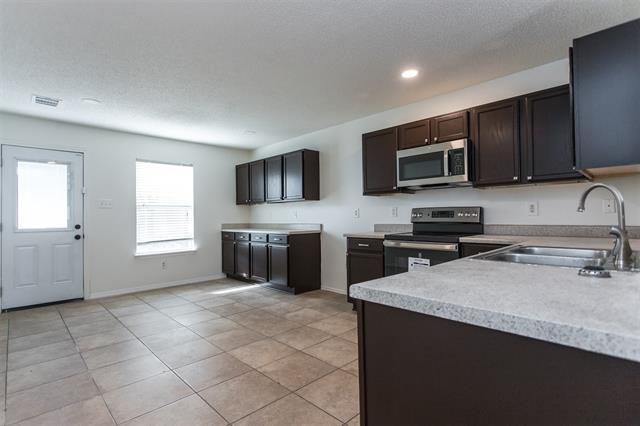 Building Photo - 2629 Clear Brook Dr