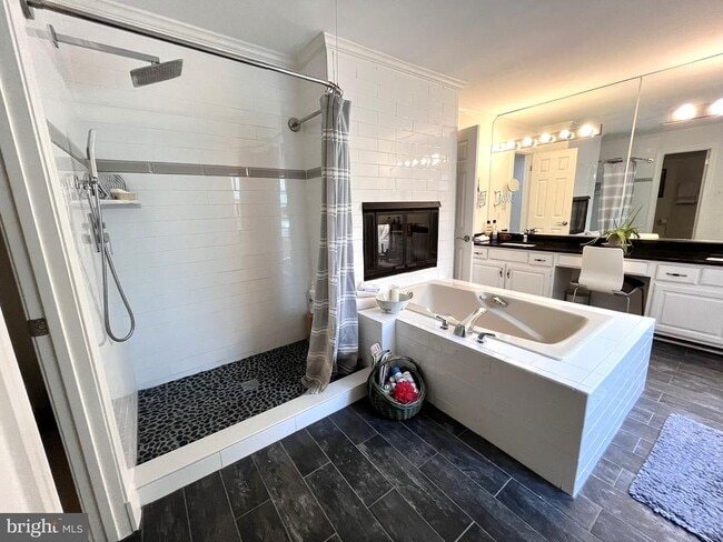 Building Photo - 7809 Fox Gate Ct