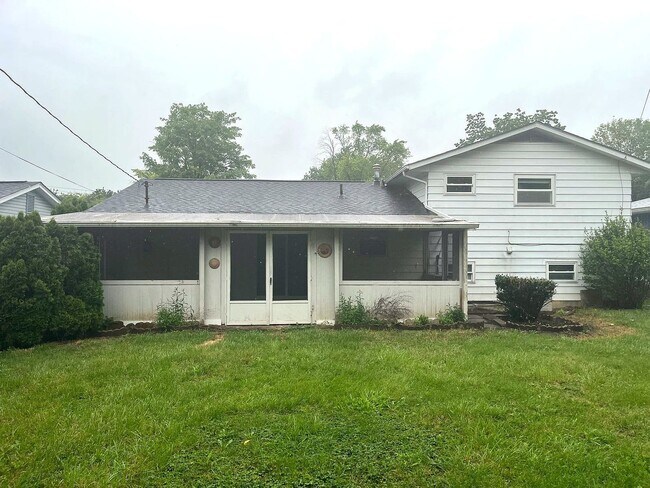 Building Photo - 5101 Holbrook Dr