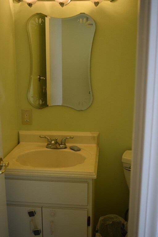 Building Photo - 11 Hilltop Ln