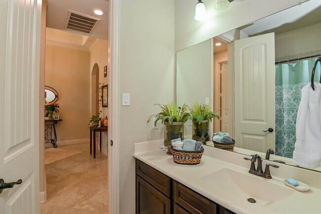 Building Photo - 14715 Kelsey Vista Dr
