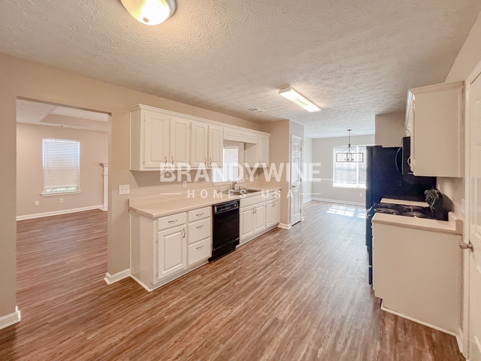 Building Photo - 30 Aspen Forest Dr