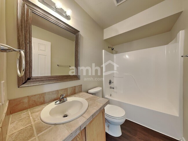 Building Photo - 1327 Whitehouse Ave