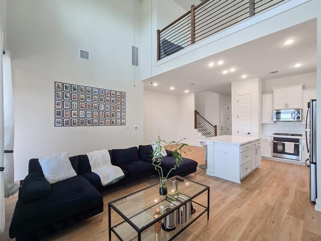 Building Photo - 4914 Seadrift Dr