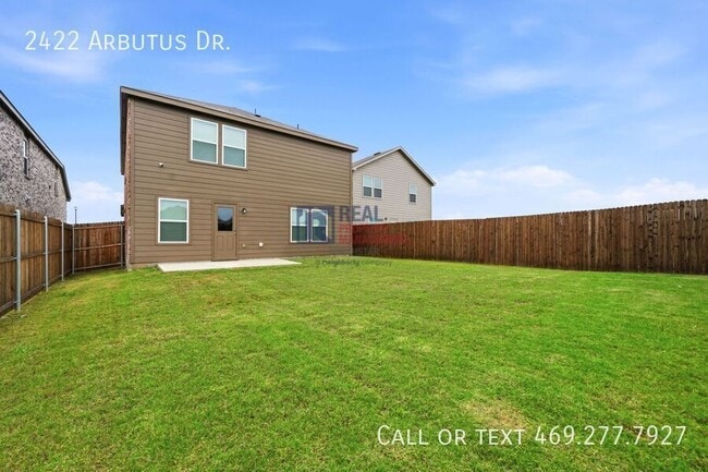 Building Photo - 2422 Arbutus Dr