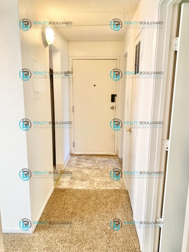 Building Photo - 3909 Clear Acre Ln