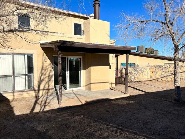Building Photo - 1502 Monte Sanders Ln