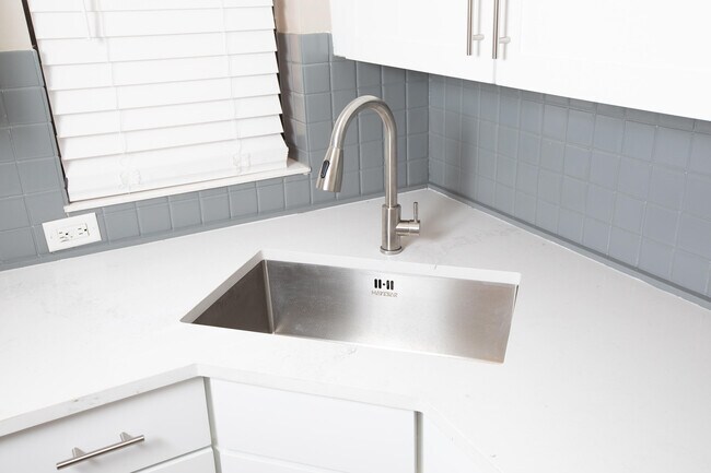 Building Photo - 2738 Carambola Cir S