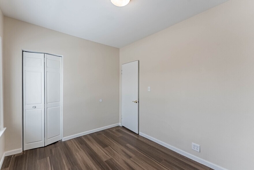 Building Photo - 125 S Main St