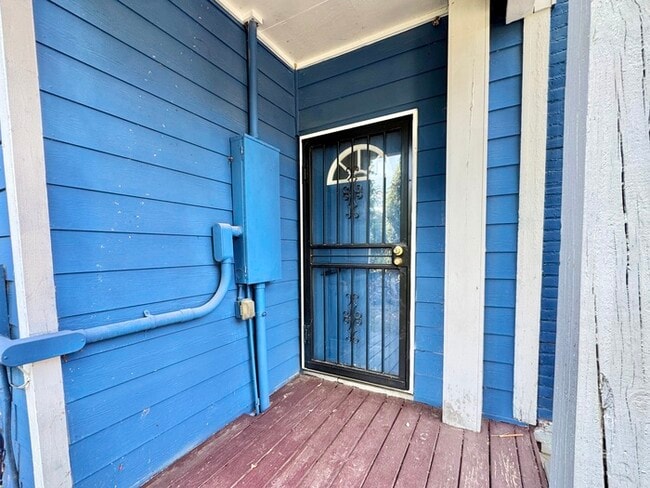Building Photo - 1275 Tutwiler Ave