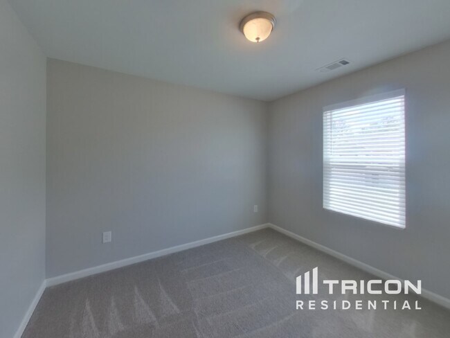 Building Photo - 531 Bella Casa Run