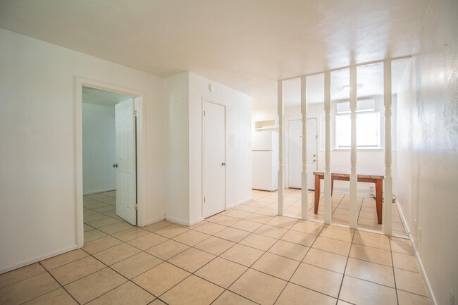 Building Photo - 1610 45th St