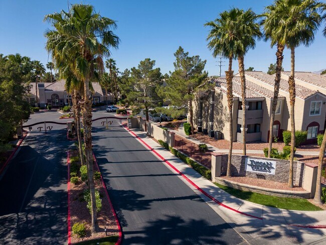 Building Photo - SW!! First floor unit with Balcony!! Gated!! Clubhouse!!  Community pool!! Spa!! Exercise Room!! ...