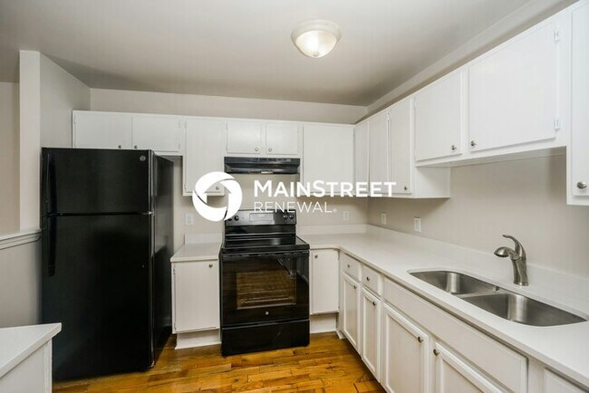 Building Photo - 3 Bedroom Pet-Friendly Home in Louisville,...