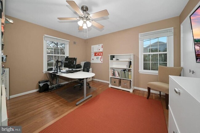 Building Photo - 18 Orchard Way N