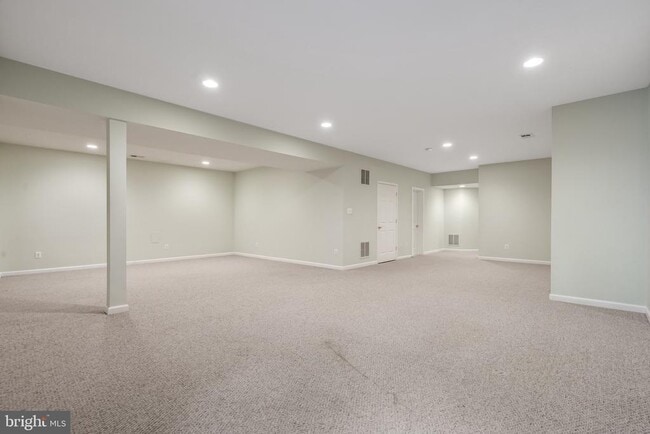 Building Photo - 41980 Ural Dr