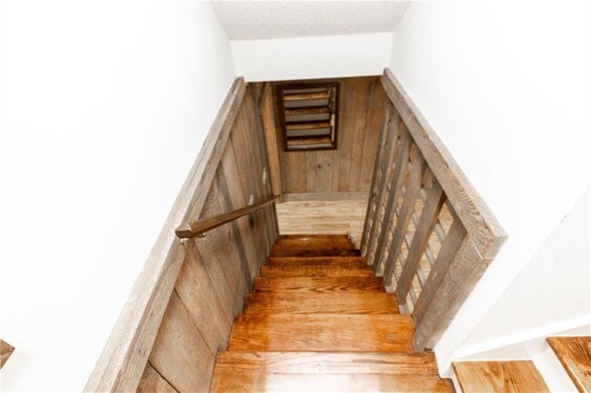 Building Photo - 1365 Timberland Dr