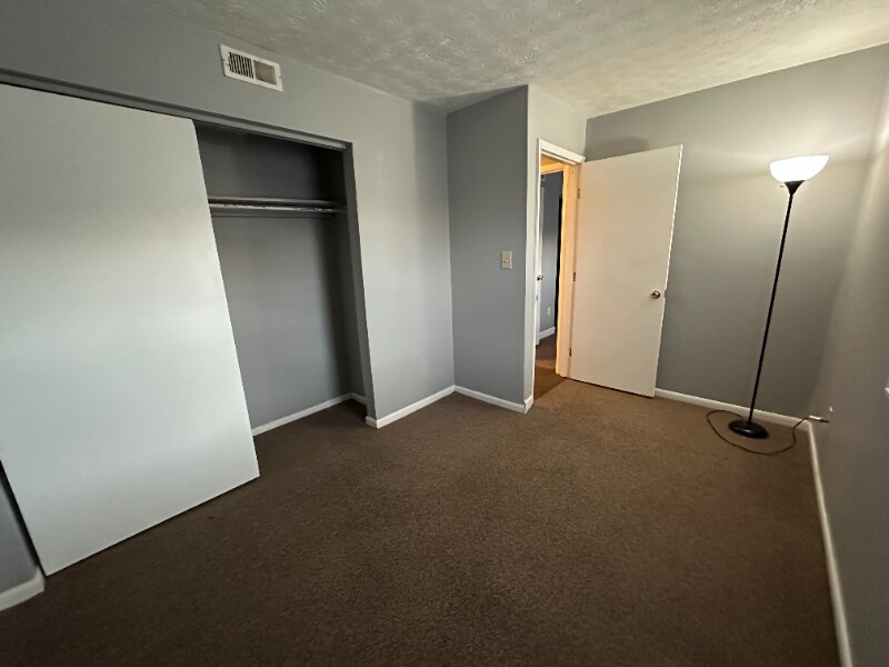 Building Photo - 1392 Summit St