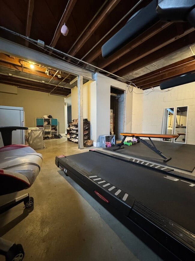 Building Photo - 5704-5706 Chicago Avenue