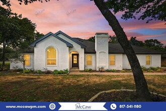 Building Photo - 2001 Lazy Ln