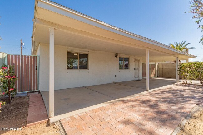 Building Photo - 1429 S 10th Ave