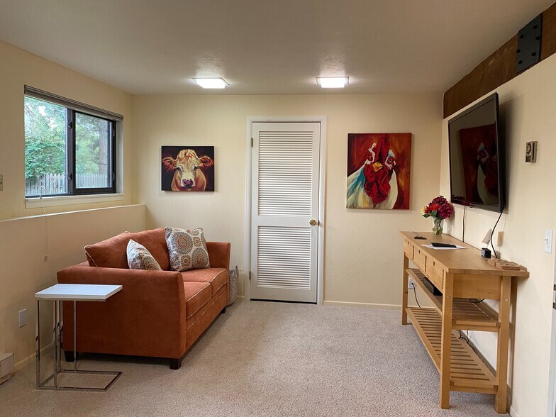 Building Photo - 3522 Smuggler Way