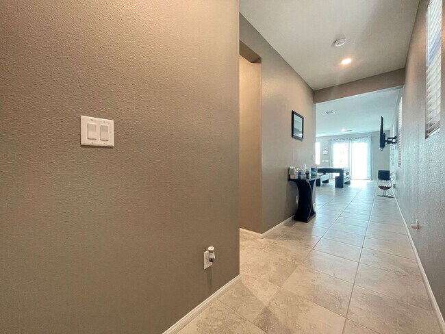 Building Photo - (Fully Furnished) 4 Bedroom + Loft,  3 Full Bath, Gated Community in SouthWest.