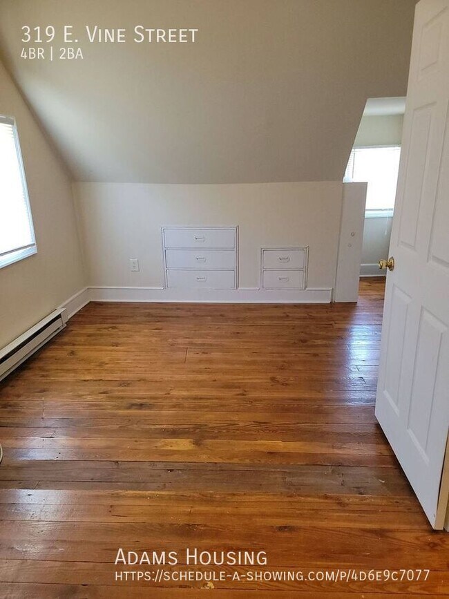 Building Photo - NEWLY RENOVATED LARGE 4 BEDROOM HOME