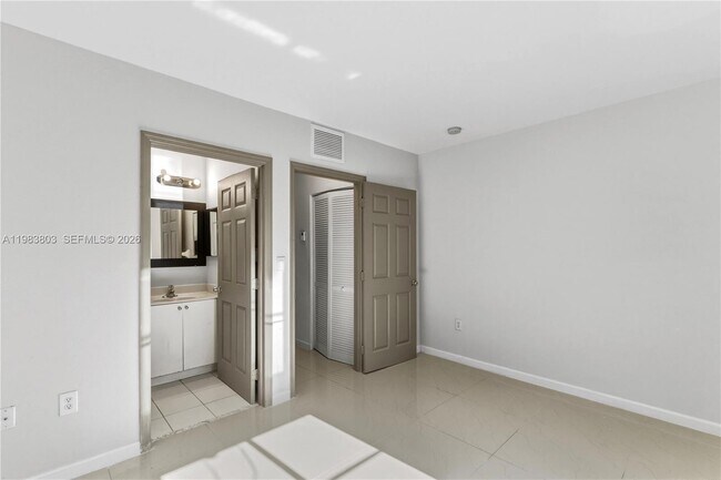 Building Photo - 17331 NW 7th Ave