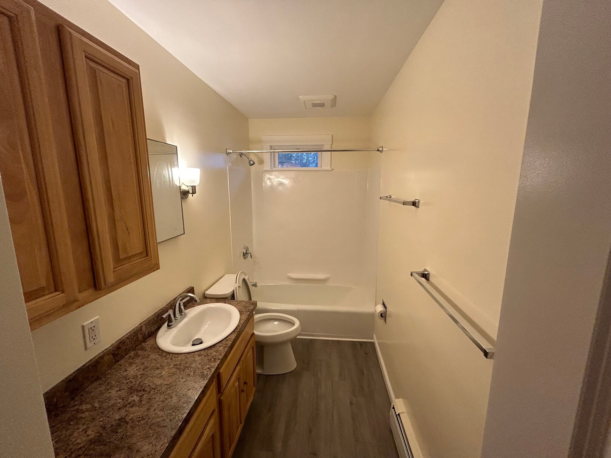 Bathroom - 180 Johnson St