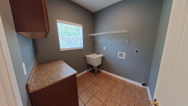 Building Photo - 308 Windsor Forrest Rd