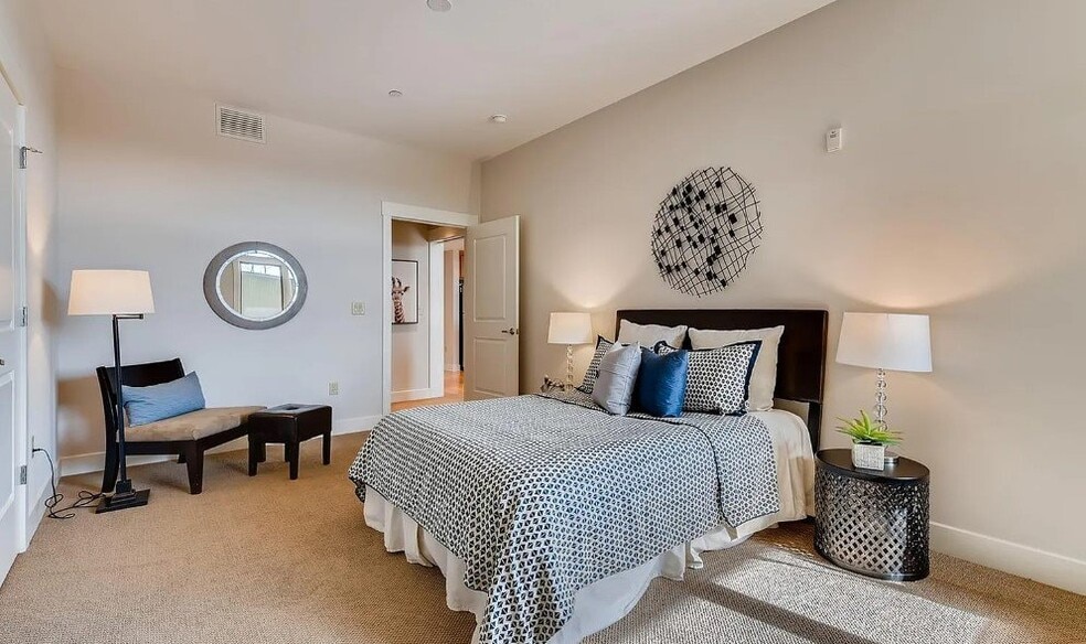 Building Photo - 7220 W Bonfils Pl