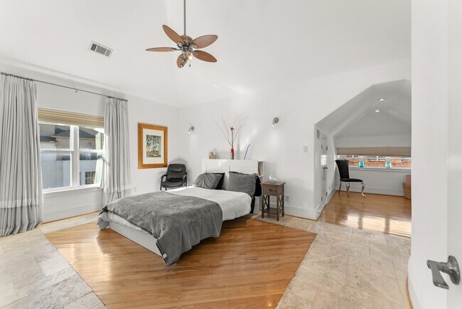 Building Photo - 315 Fairview St